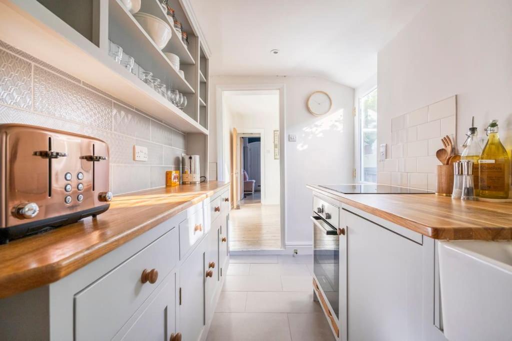 Boat House, Relax In A Whitstable Fisherman'S Cottage Extérieur photo