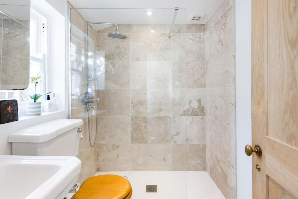 Boat House, Relax In A Whitstable Fisherman'S Cottage Extérieur photo