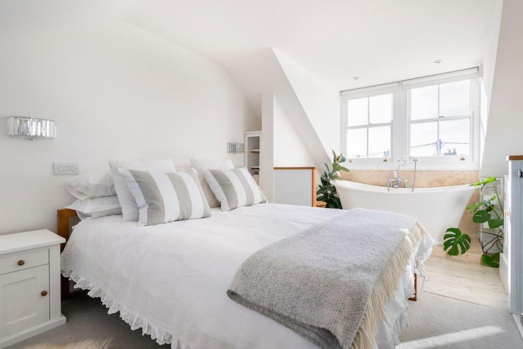 Boat House, Relax In A Whitstable Fisherman'S Cottage Extérieur photo